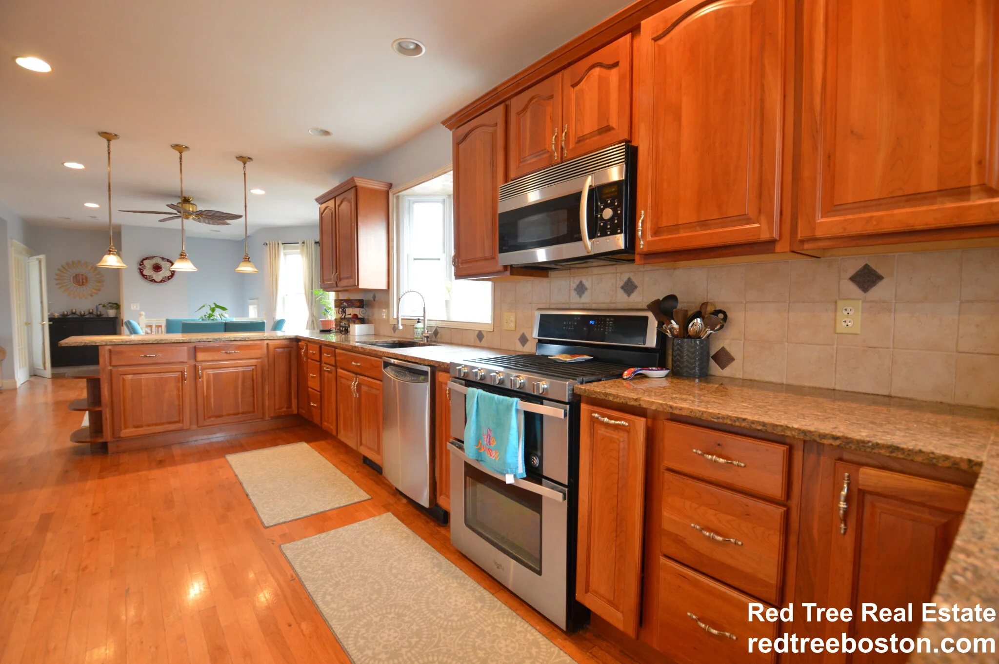 4 bed, 2 bath apartment for rent at 26 Garnet Rd Unit 2, West Roxbury — photo 2 of 39