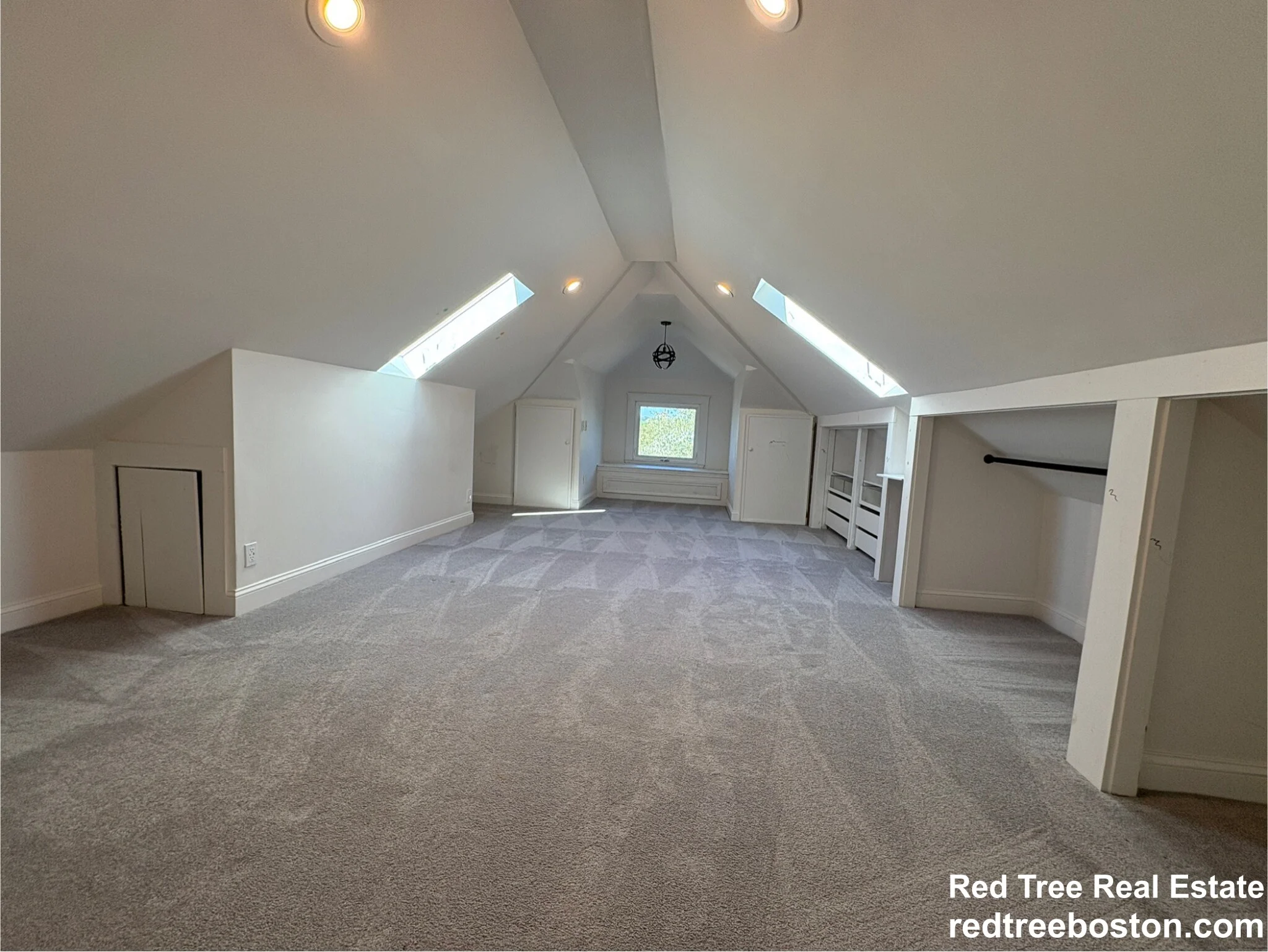 4 bed, 2 bath apartment for rent at 26 Garnet Rd Unit 2, West Roxbury — photo 4 of 39