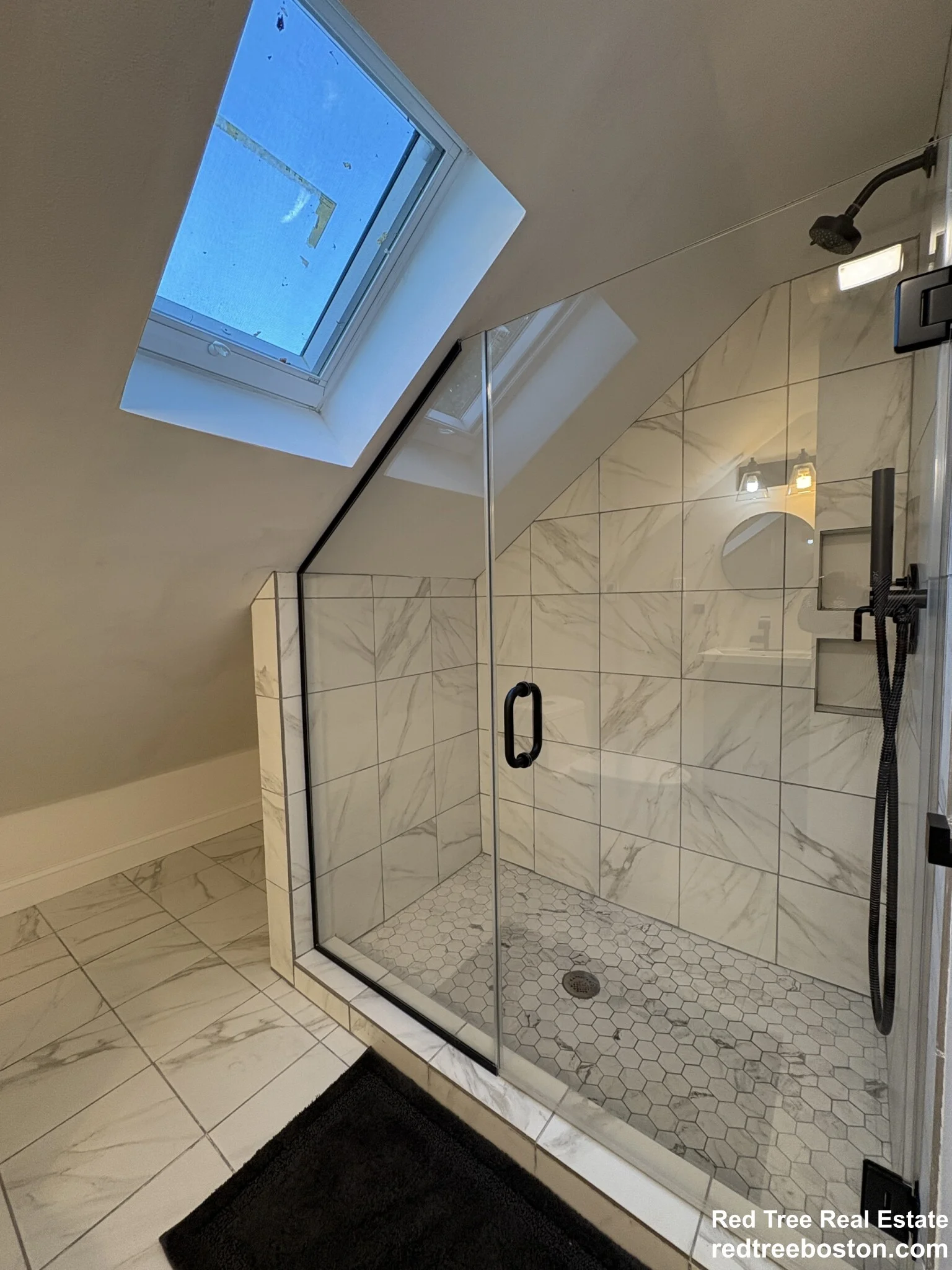 4 bed, 2 bath apartment for rent at 26 Garnet Rd Unit 2, West Roxbury — photo 6 of 39