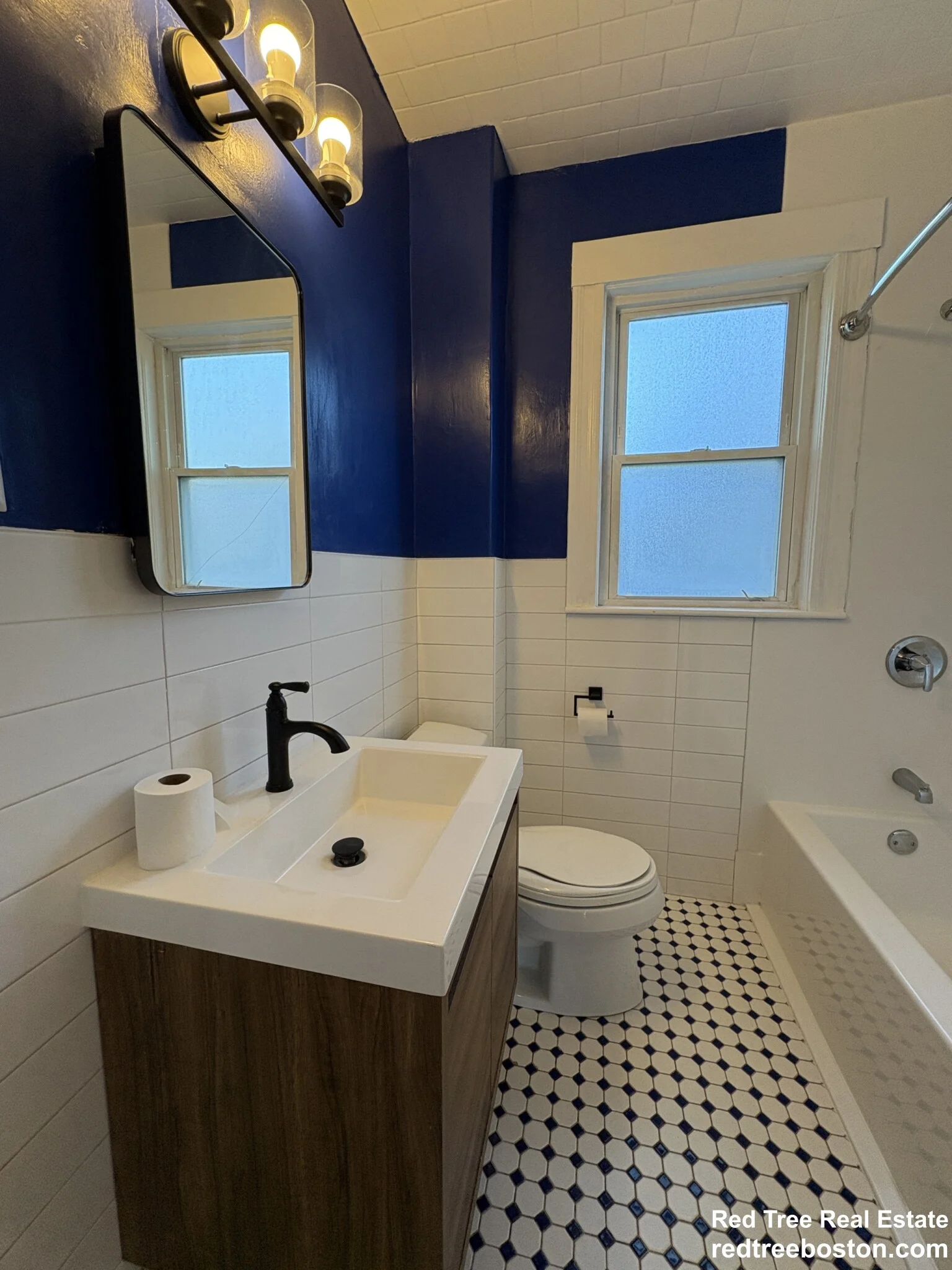 4 bed, 2 bath apartment for rent at 26 Garnet Rd Unit 2, West Roxbury — photo 10 of 39