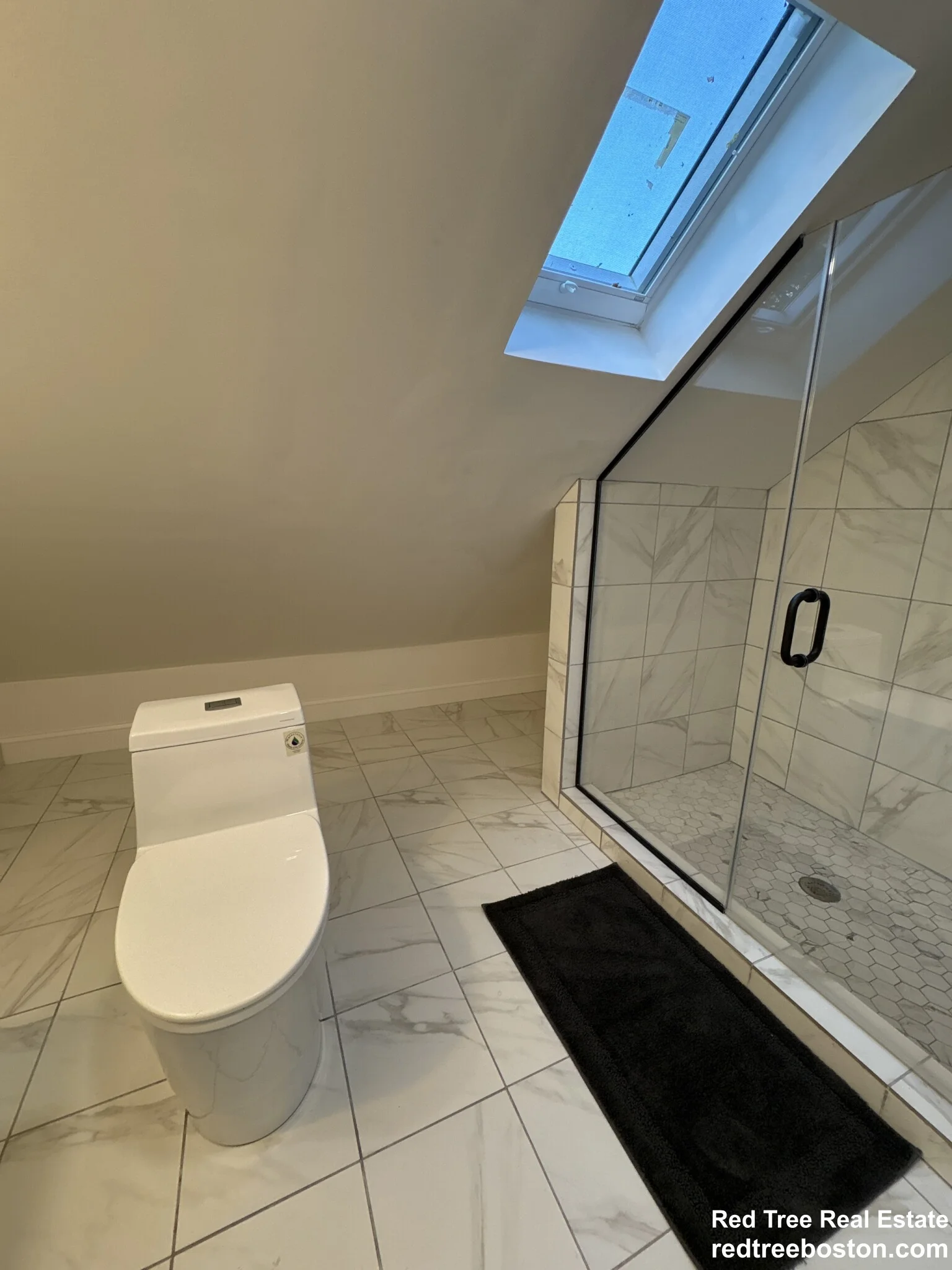 4 bed, 2 bath apartment for rent at 26 Garnet Rd Unit 2, West Roxbury — photo 8 of 39