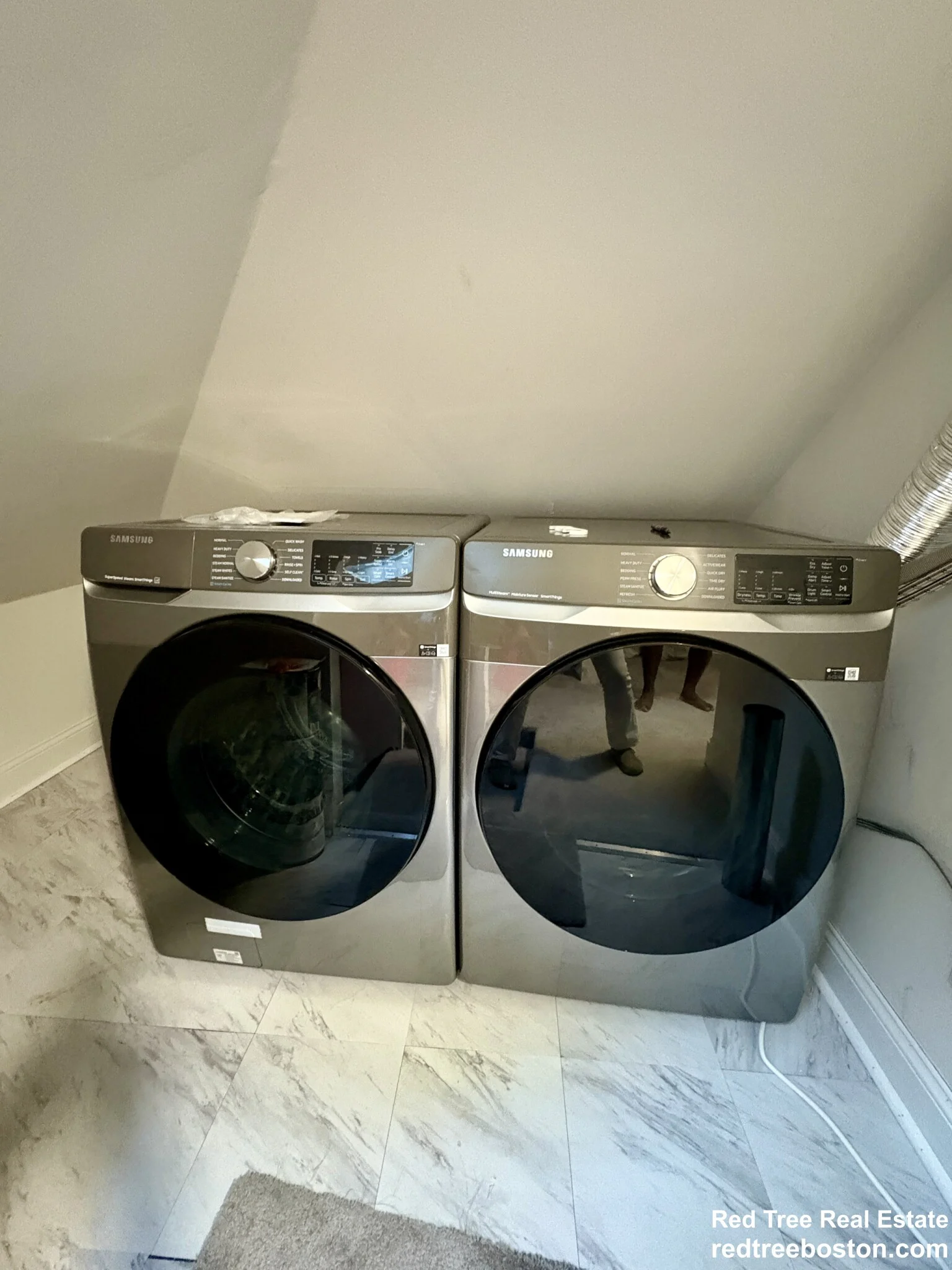 4 bed, 2 bath apartment for rent at 26 Garnet Rd Unit 2, West Roxbury — photo 3 of 39