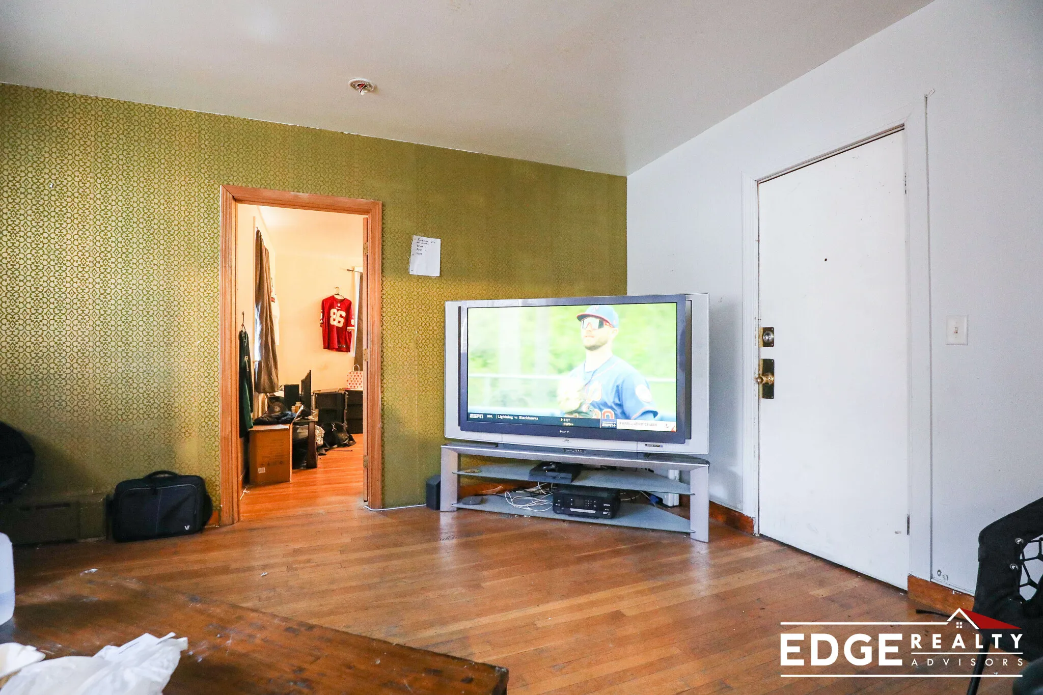 4 bed, 2 bath apartment for rent at 26 Greylock Rd Unit 2, Allston — photo 5 of 10