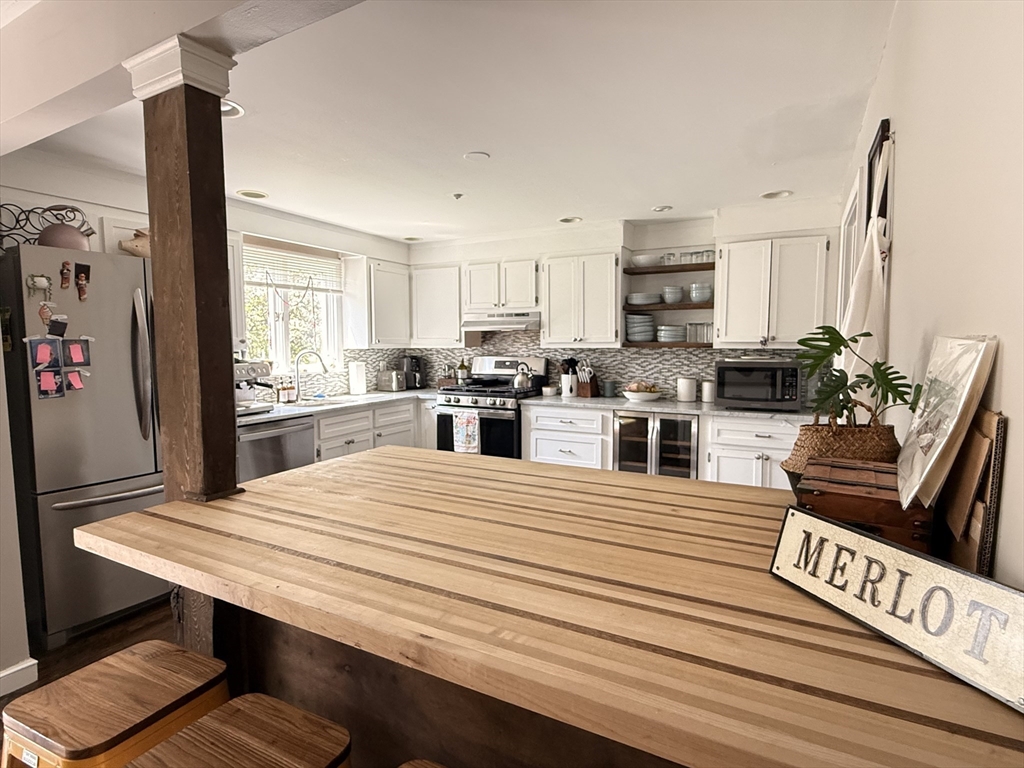 4 bed, 3 bath apartment for rent at 26 Hammond Pond Pkwy Unit 26, Brookline — photo 1 of 13