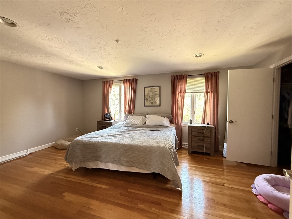 4 bed, 3 bath apartment for rent at 26 Hammond Pond Pkwy Unit 26, Brookline — photo 7 of 13
