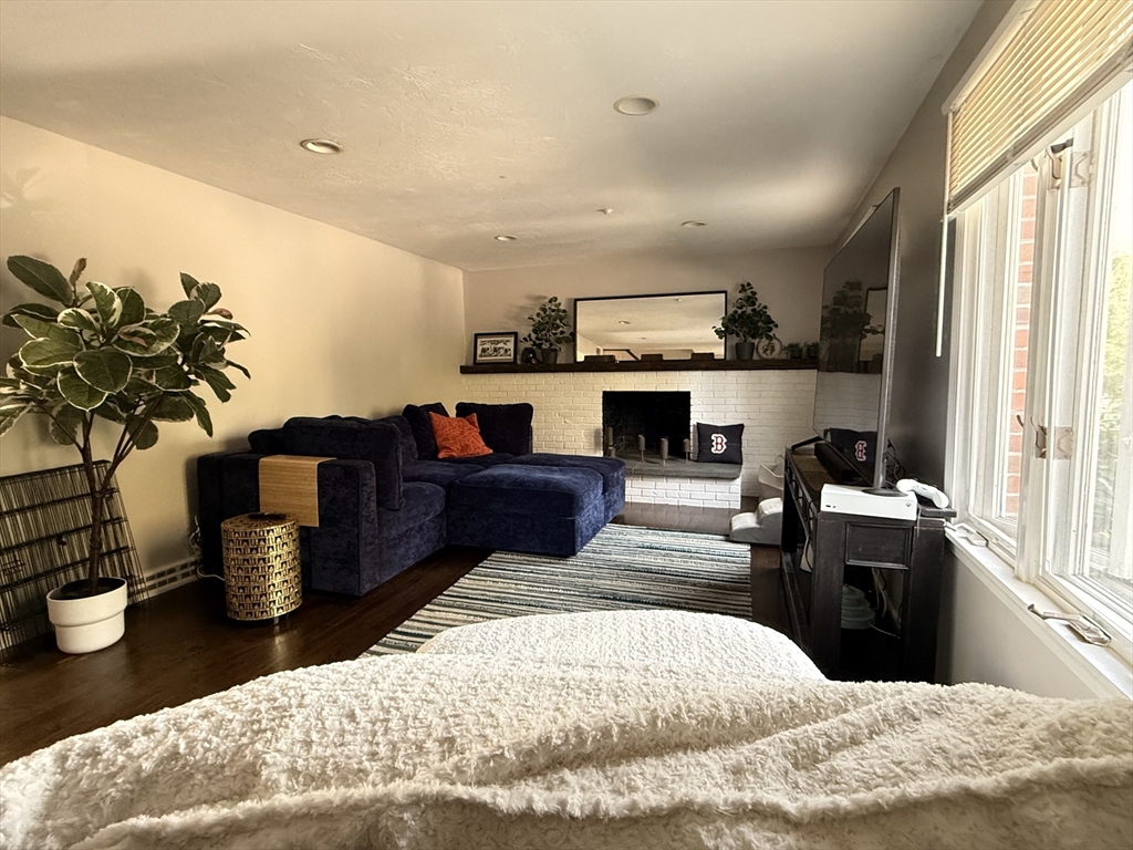 4 bed, 3 bath apartment for rent at 26 Hammond Pond Pkwy Unit 26, Brookline — photo 2 of 13