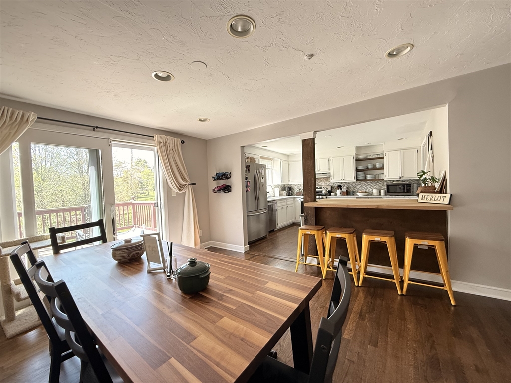 4 bed, 3 bath apartment for rent at 26 Hammond Pond Pkwy Unit 26, Brookline — photo 4 of 13