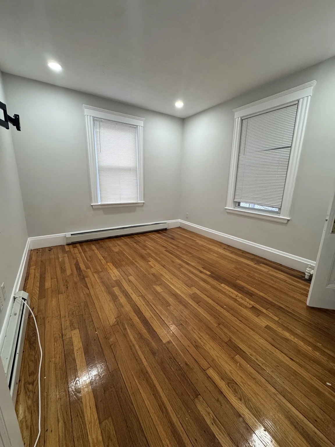 2 bed, 1 bath apartment for rent at 26 Hanover St Unit 1, Lynn — photo 4 of 5
