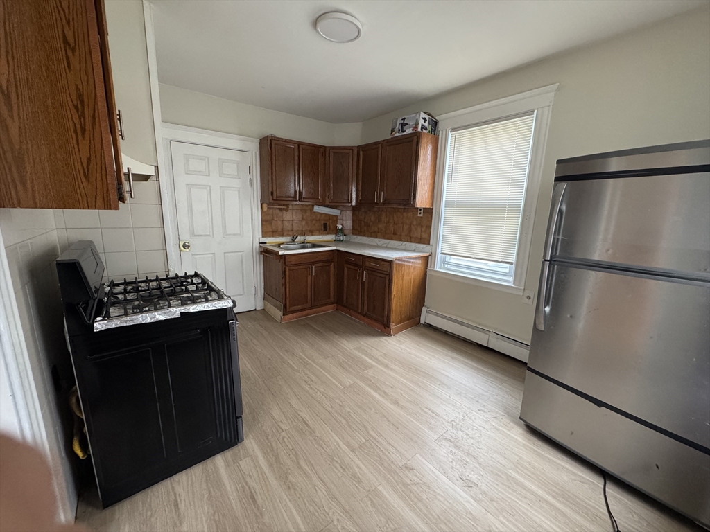 2 bed, 1 bath apartment for rent at 26 Hanover St Unit 2, Lynn — photo 1 of 5