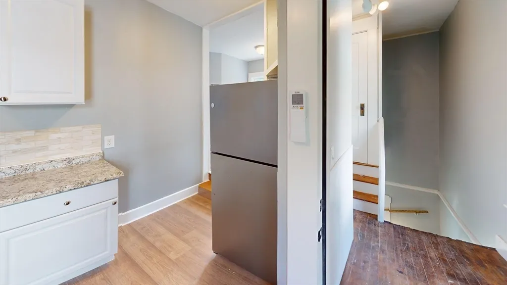 5 bed, 1 bath apartment for rent at 26 Hawes Unit 2, Fitchburg — photo 7 of 27