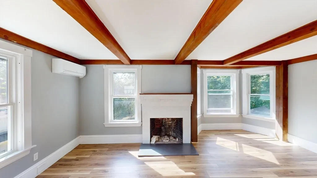 5 bed, 1 bath apartment for rent at 26 Hawes Unit 2, Fitchburg — photo 11 of 27