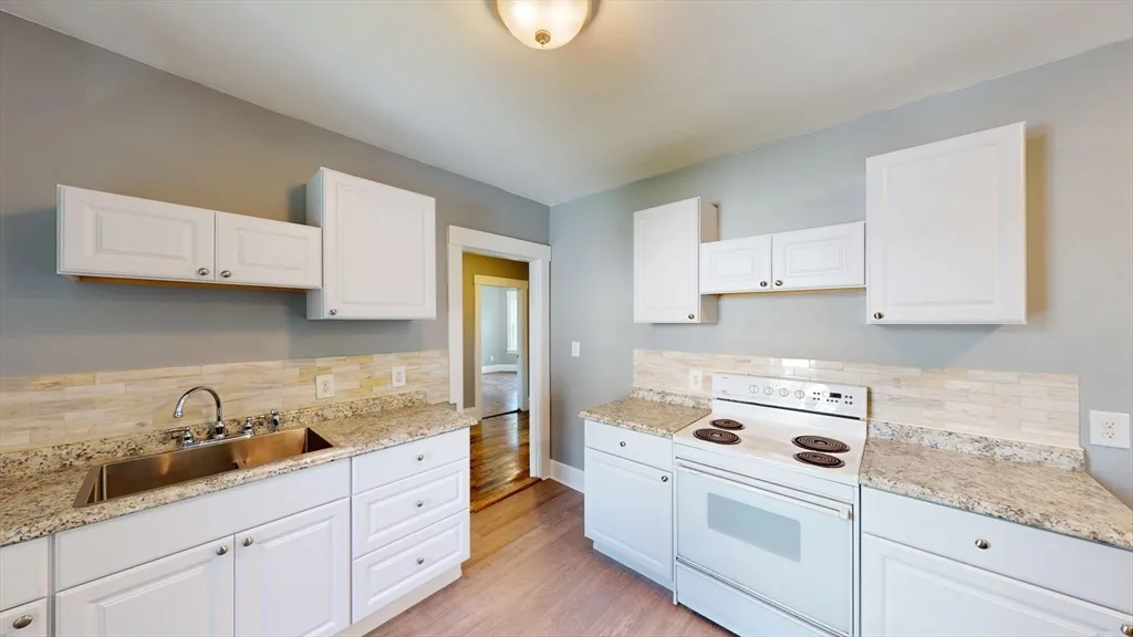 5 bed, 1 bath apartment for rent at 26 Hawes Unit 2, Fitchburg — photo 5 of 27