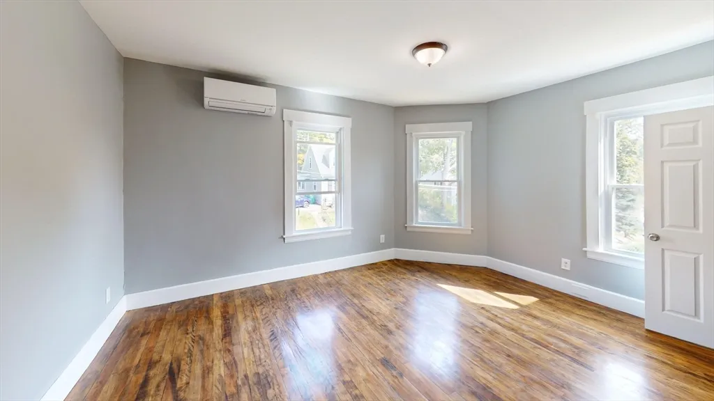 5 bed, 1 bath apartment for rent at 26 Hawes Unit 2, Fitchburg — photo 16 of 27