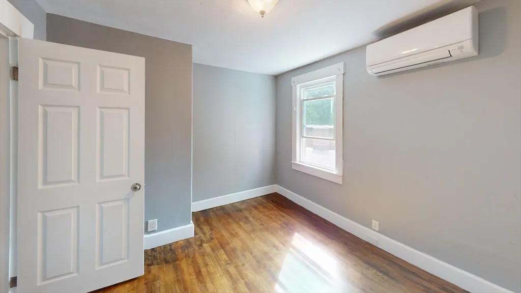 5 bed, 1 bath apartment for rent at 26 Hawes Unit 2, Fitchburg — photo 20 of 27
