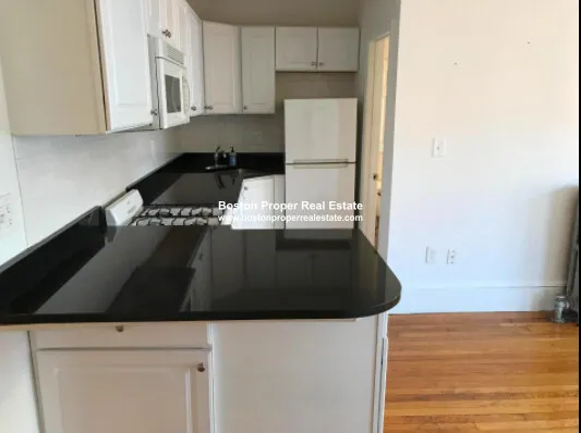 1 bed, 1 bath apartment for rent at 26 Hemenway St Unit 12, Fenway