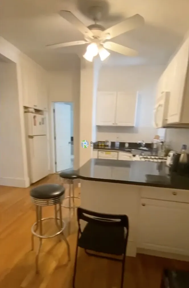 3 bed, 1 bath apartment for rent at 26 Hemenway St Unit 16, Fenway — photo 1 of 16