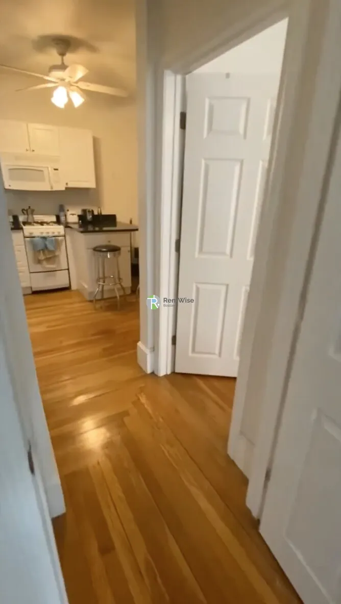 3 bed, 1 bath apartment for rent at 26 Hemenway St Unit 16, Fenway — photo 10 of 16