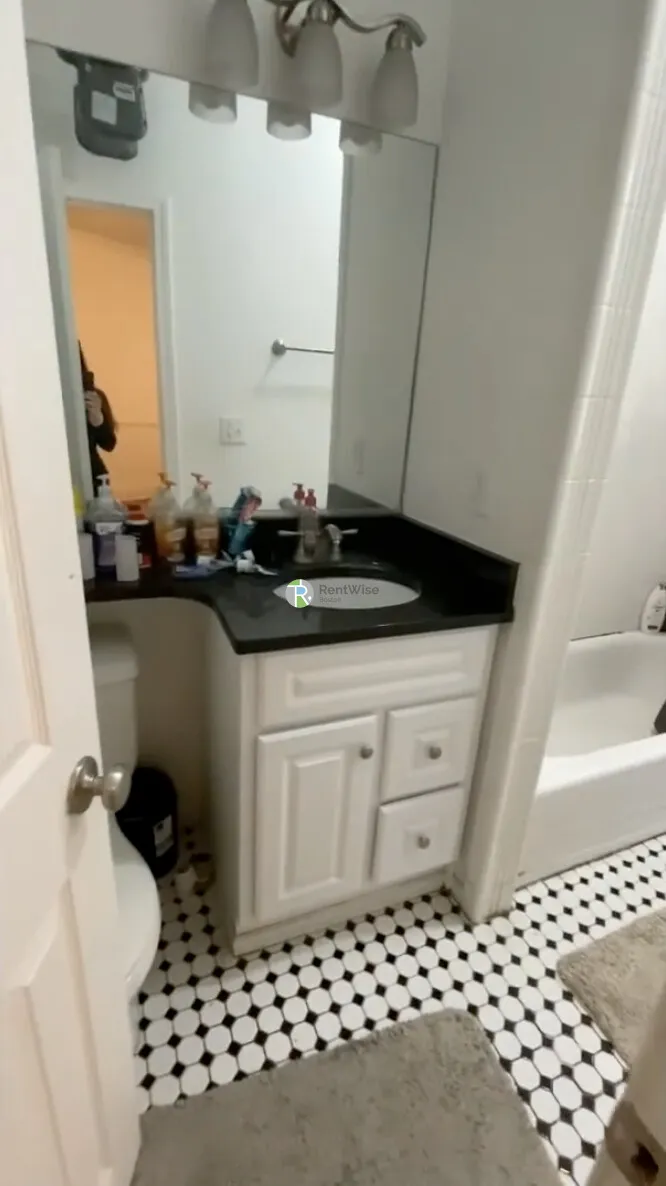 3 bed, 1 bath apartment for rent at 26 Hemenway St Unit 16, Fenway — photo 6 of 16