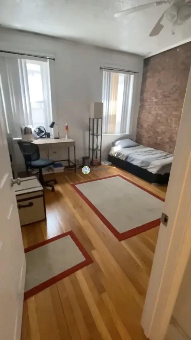 3 bed, 1 bath apartment for rent at 26 Hemenway St Unit 16, Fenway — photo 9 of 16
