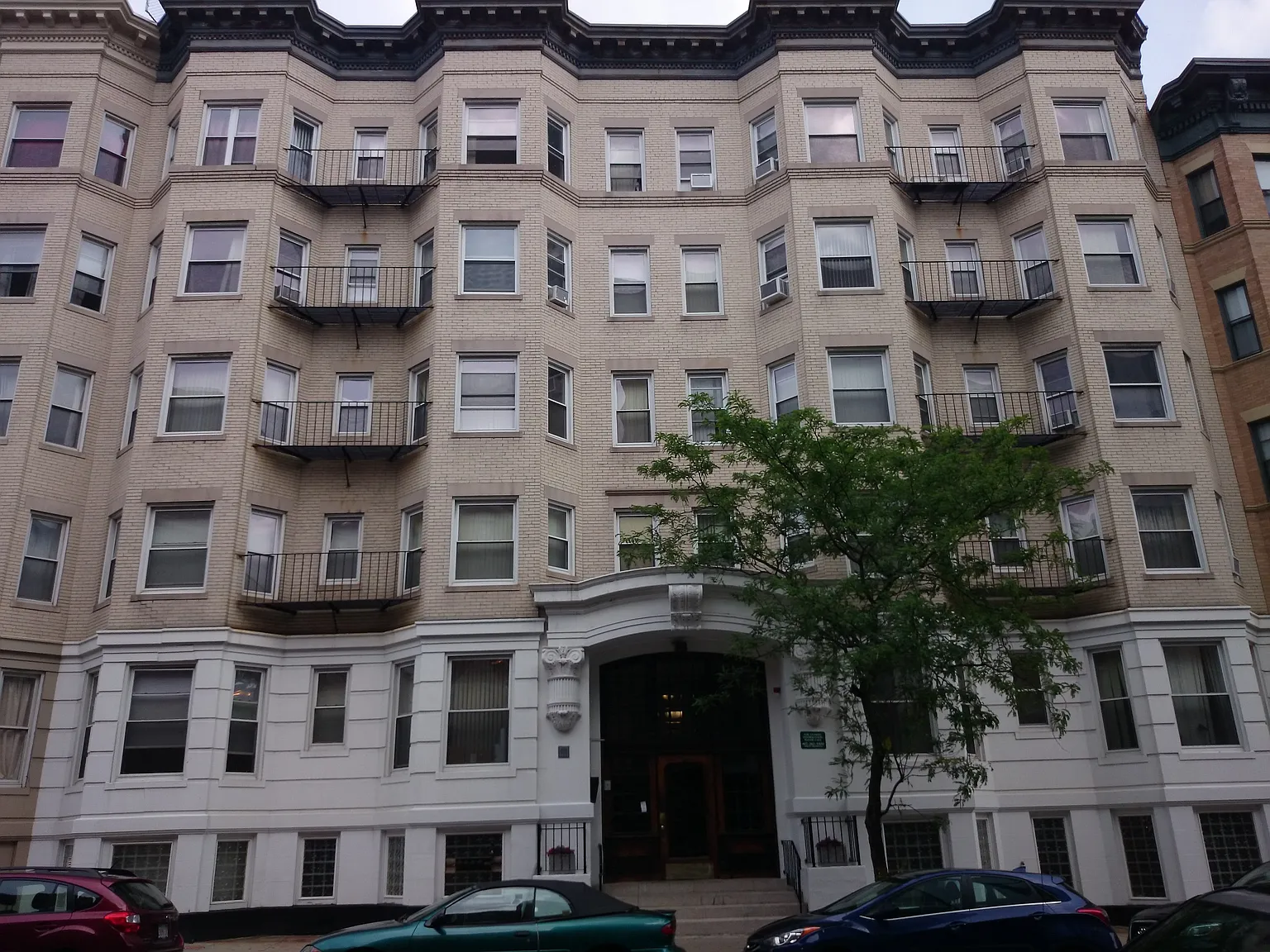 Studio bed, 1 bath apartment for rent at 26 Hemenway St Unit 25, Fenway — photo 1 of 3