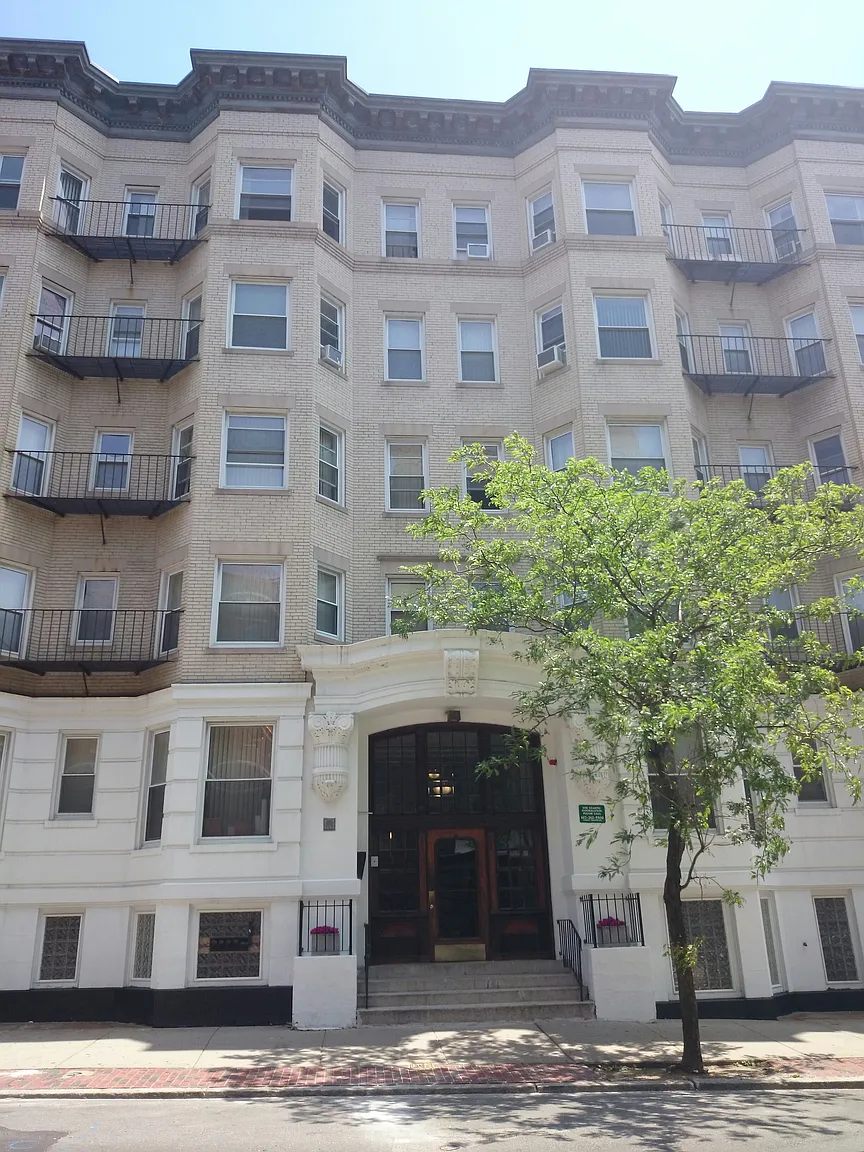 Studio bed, 1 bath apartment for rent at 26 Hemenway St Unit 25, Fenway — photo 3 of 3