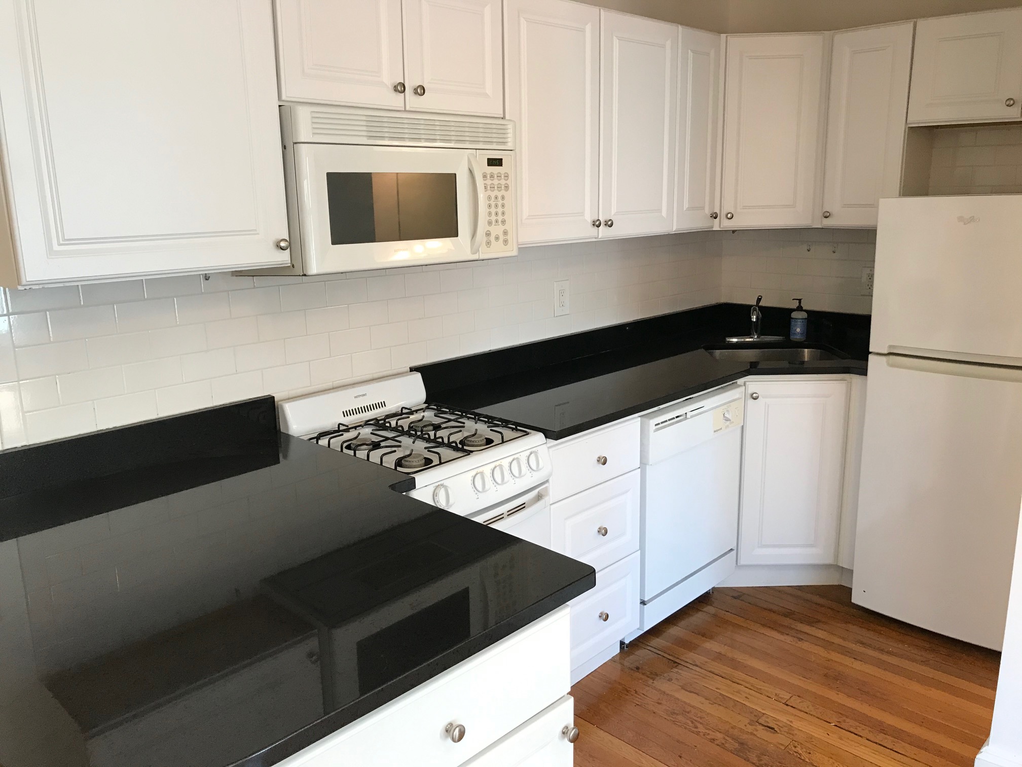 1 bed, 1 bath apartment for rent at 26 Hemenway St Unit 37, Fenway — photo 7 of 11