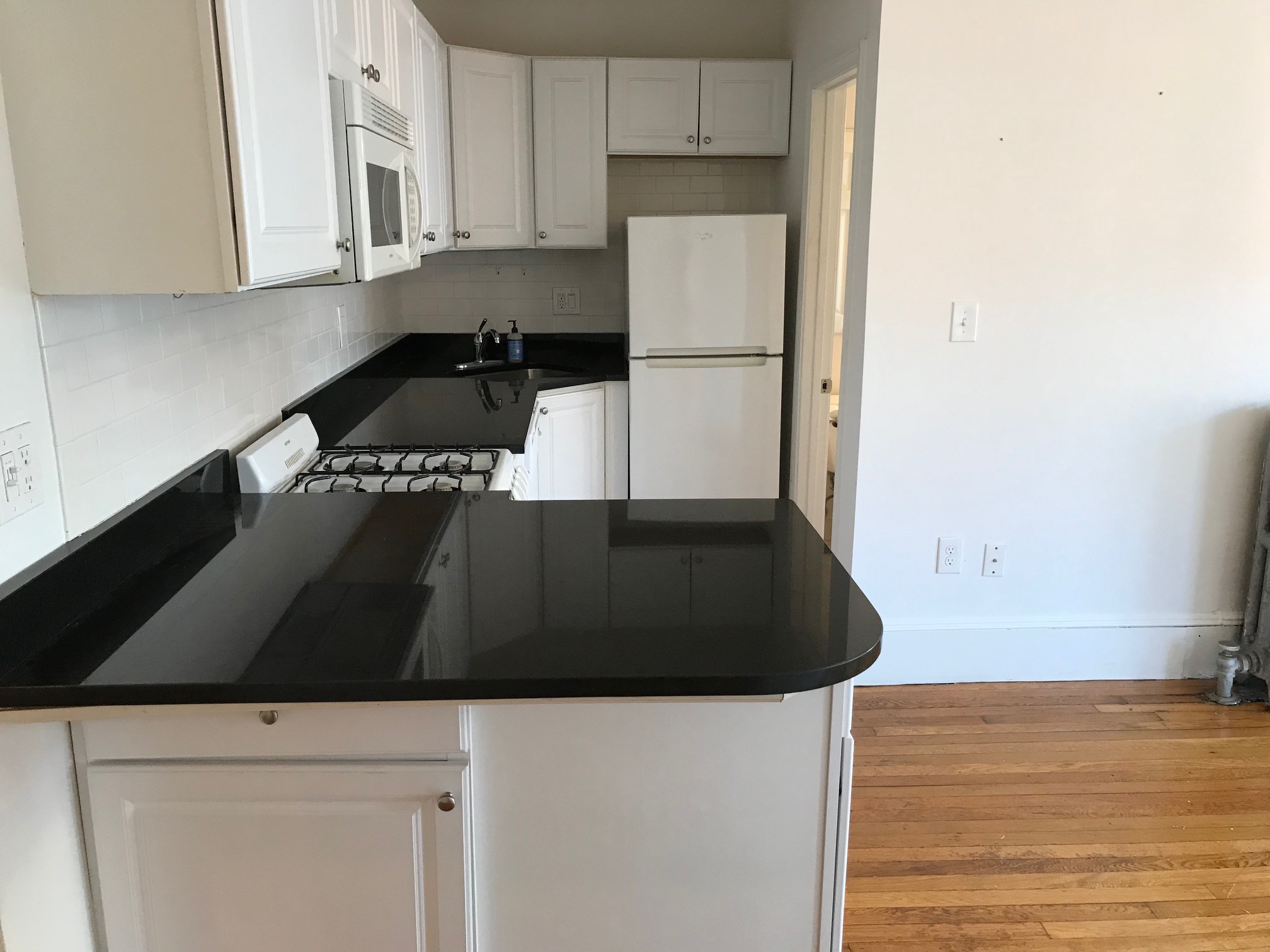 1 bed, 1 bath apartment for rent at 26 Hemenway St Unit 37, Fenway — photo 2 of 11