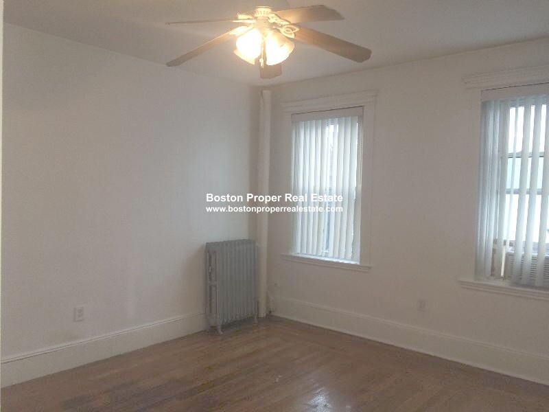 Studio bed, 1 bath apartment for rent at 26 Hemenway St Unit 4, Fenway — photo 2 of 8