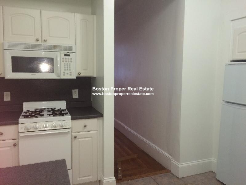 Studio bed, 1 bath apartment for rent at 26 Hemenway St Unit 4, Fenway — photo 6 of 8