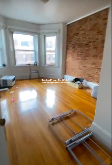 2 bed, 1 bath apartment for rent at 26 Hemenway St Unit 6, Fenway — photo 3 of 8