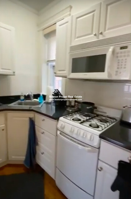 2 bed, 1 bath apartment for rent at 26 Hemenway St Unit 6, Fenway — photo 2 of 8