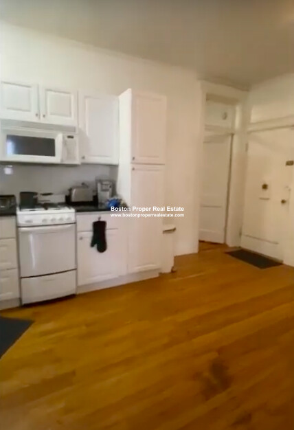 2 bed, 1 bath apartment for rent at 26 Hemenway St Unit 6, Fenway — photo 5 of 8