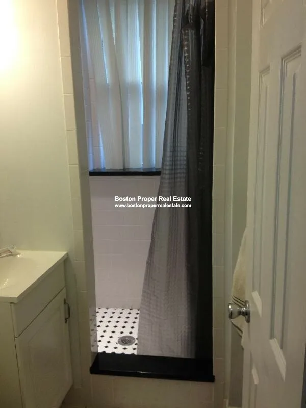 2 bed, 1 bath apartment for rent at 26 Hemenway St Unit 7, Fenway — photo 5 of 12