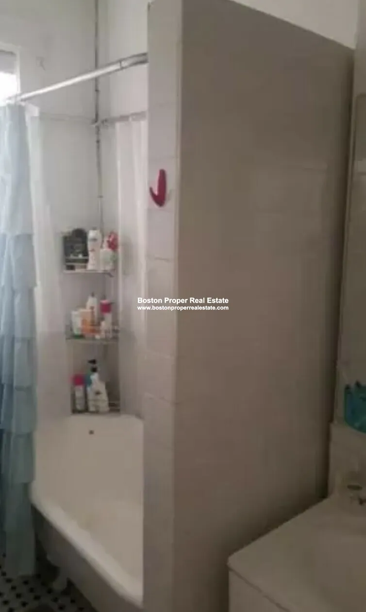 2 bed, 1 bath apartment for rent at 26 Hemenway St Unit 7, Fenway — photo 6 of 12