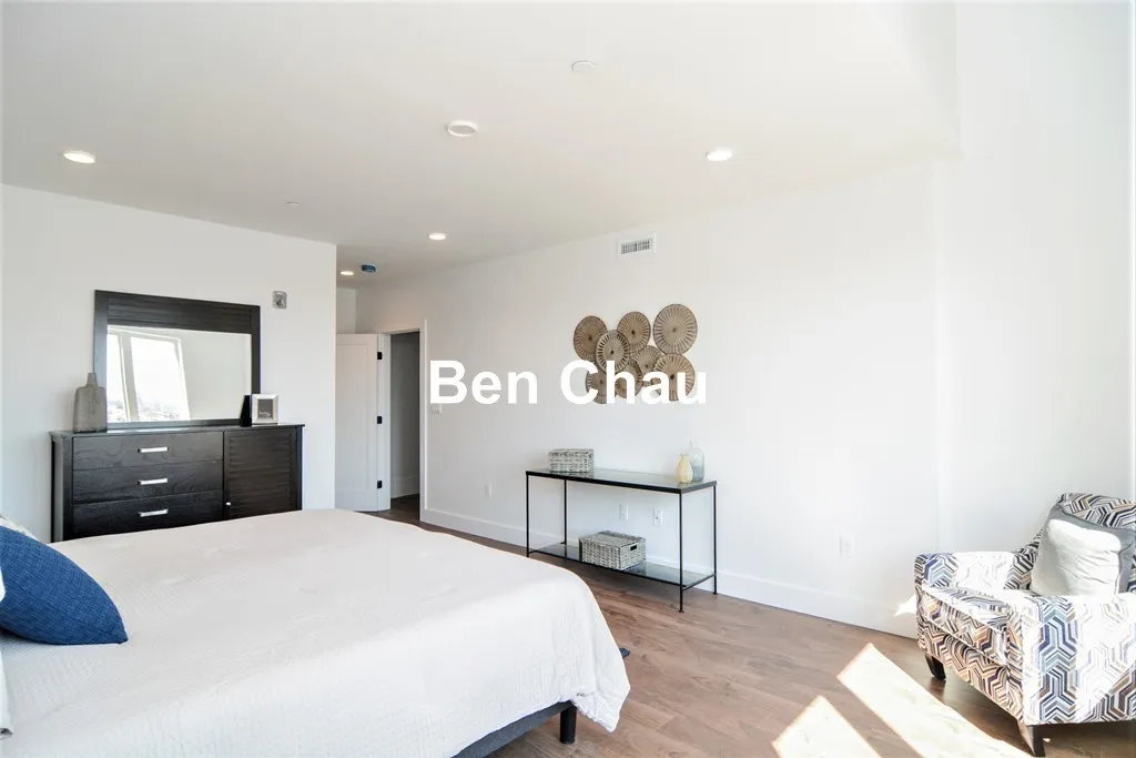 3 bed, 2 bath apartment for rent at 26 Hichborn St Unit 1B, Brighton — photo 7 of 19