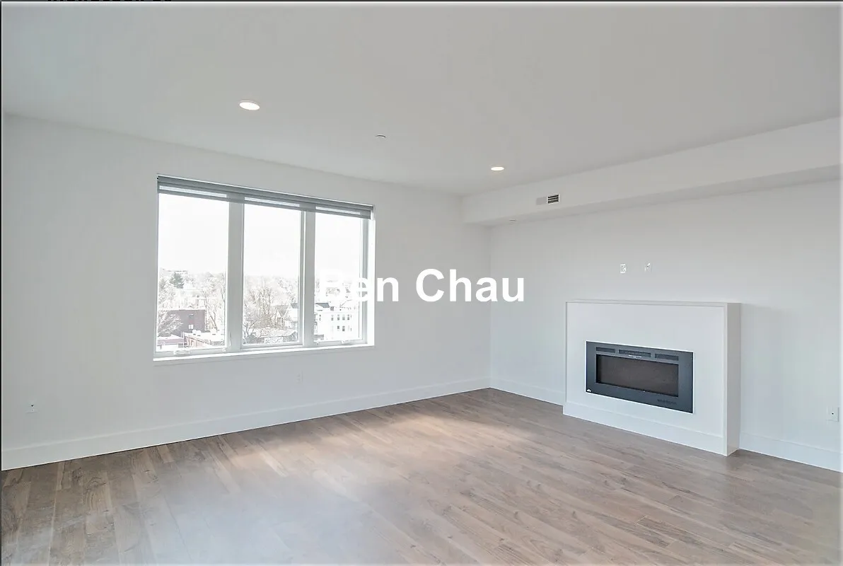 3 bed, 2 bath apartment for rent at 26 Hichborn St Unit 2B, Brighton — photo 4 of 18
