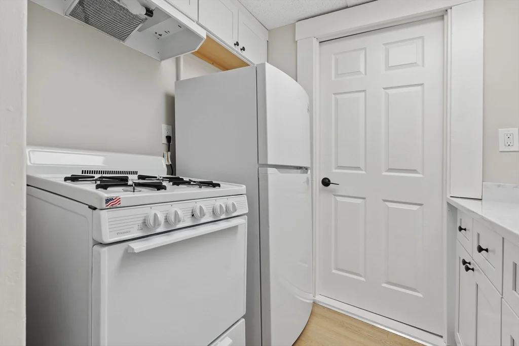 1 bed, 1 bath apartment for rent at 26 High St Unit 1R, Methuen — photo 21 of 26
