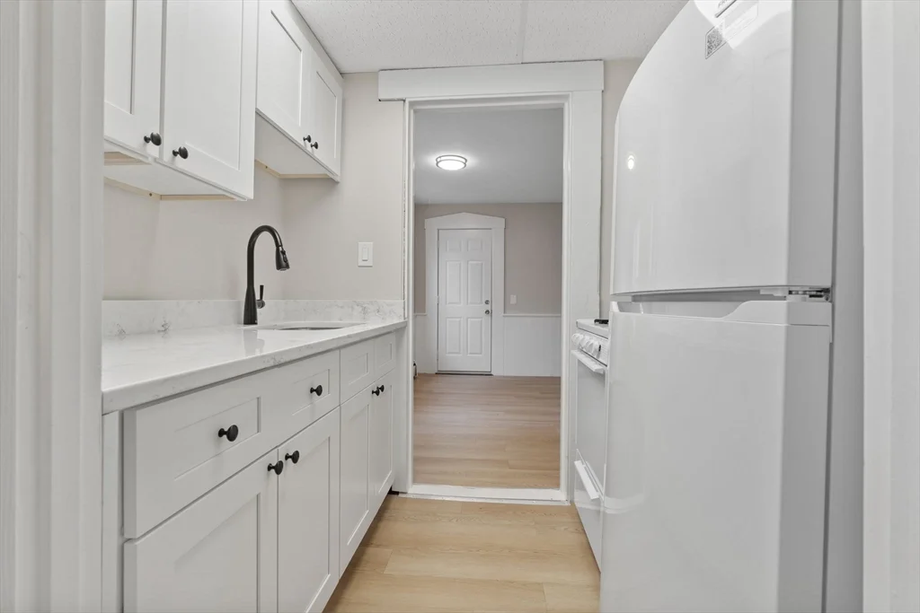 1 bed, 1 bath apartment for rent at 26 High St Unit 1R, Methuen — photo 6 of 26