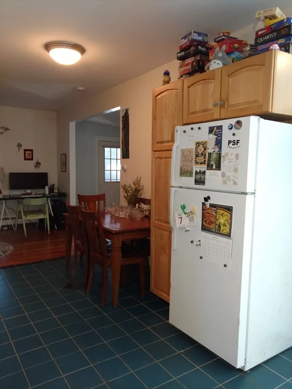 Studio bed, 1 bath apartment for rent at 26 Hingham Unit 2, Riverside — photo 10 of 11