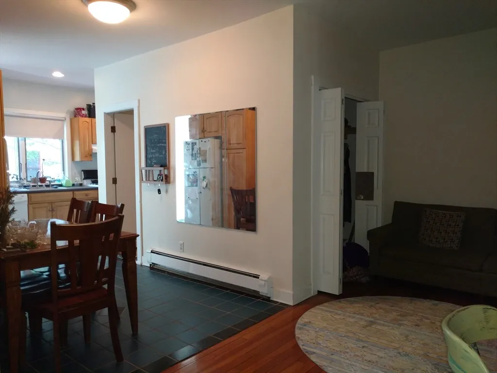 Studio bed, 1 bath apartment for rent at 26 Hingham Unit 2, Riverside — photo 2 of 11