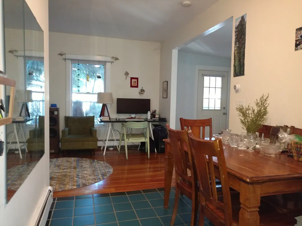 Studio bed, 1 bath apartment for rent at 26 Hingham Unit 2, Riverside