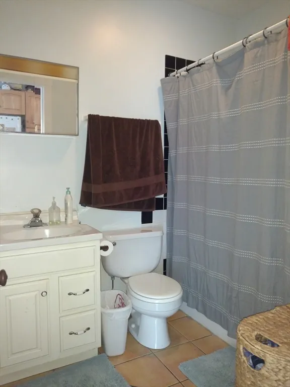 Studio bed, 1 bath apartment for rent at 26 Hingham Unit 2, Riverside — photo 8 of 11