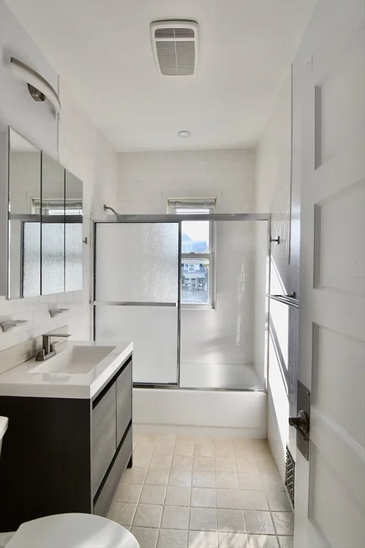 3 bed, 1 bath apartment for rent at 26 Howes St Unit 2, Boston — photo 9 of 23