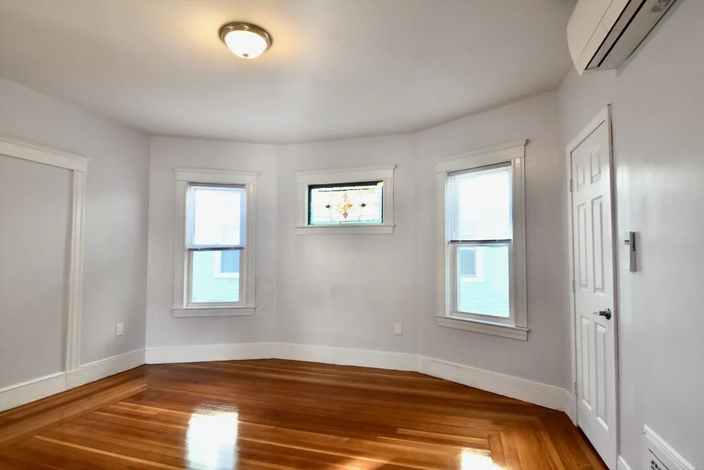 3 bed, 1 bath apartment for rent at 26 Howes St Unit 2, Boston — photo 3 of 23