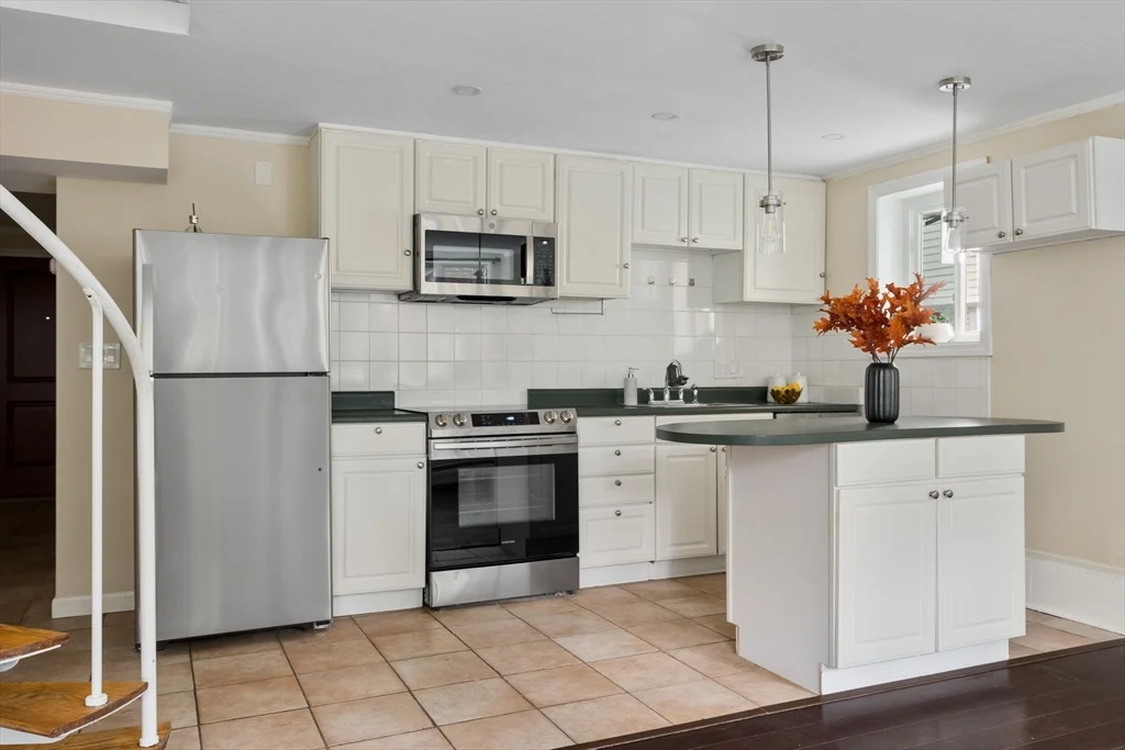 3 bed, 2 bath apartment for rent at 26 Inman St Unit 1D, Mid Cambridge — photo 6 of 18