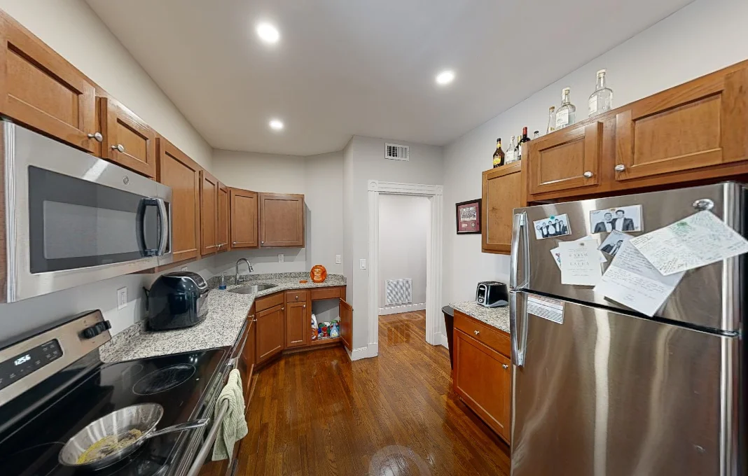 1 bed, 1 bath apartment for rent at 26 Jfk St Unit 5, Riverside — photo 2 of 10