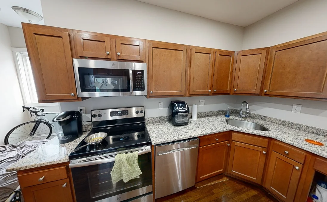 1 bed, 1 bath apartment for rent at 26 Jfk St Unit 5, Riverside — photo 1 of 10