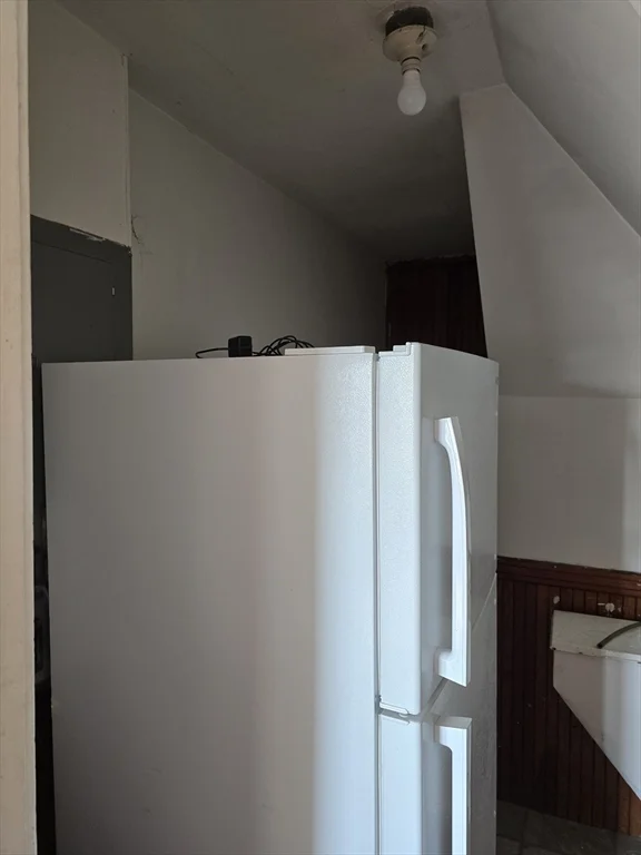 3 bed, 1 bath apartment for rent at 26 John Unit 3, Downtown — photo 7 of 7