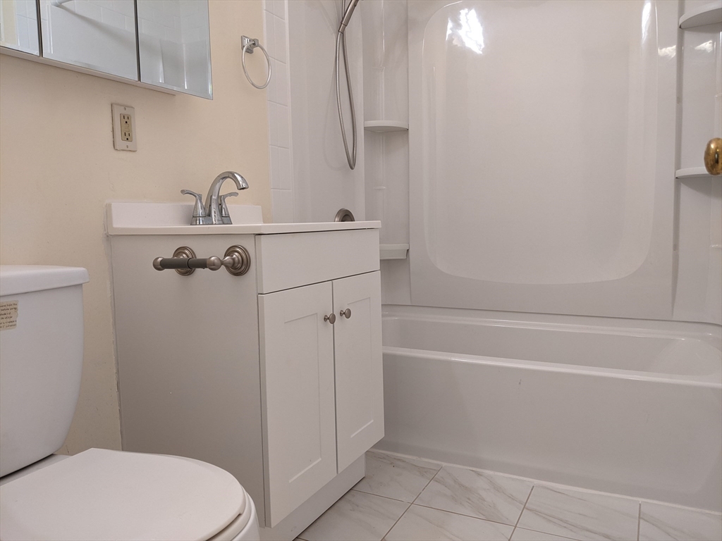 2 bed, 1 bath apartment for rent at 26 Kenmar Dr Unit 255, Billerica — photo 7 of 16