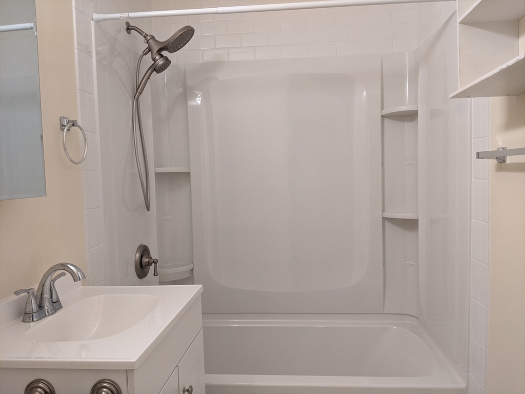 2 bed, 1 bath apartment for rent at 26 Kenmar Dr Unit 255, Billerica — photo 6 of 16